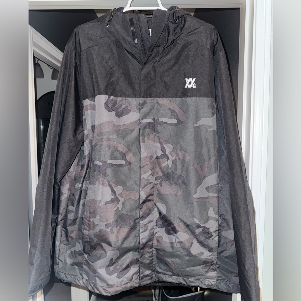 **NWT DIXXON Tech Windbreaker jacket in black and gray camouflage